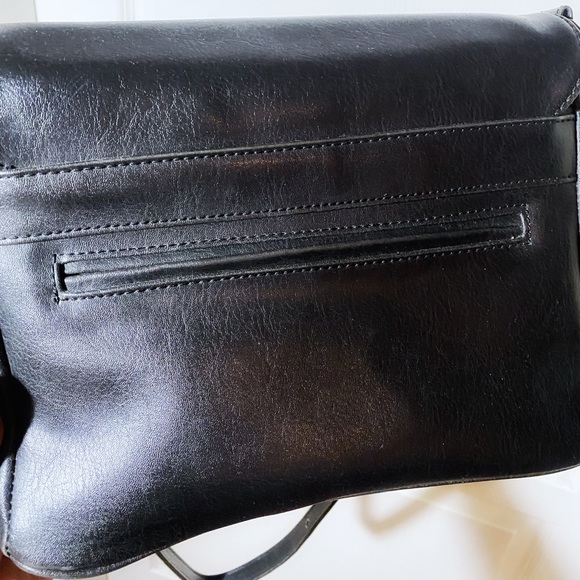 MATT & NAT Crossbody vegan leather purse, black - Picture 4 of 8